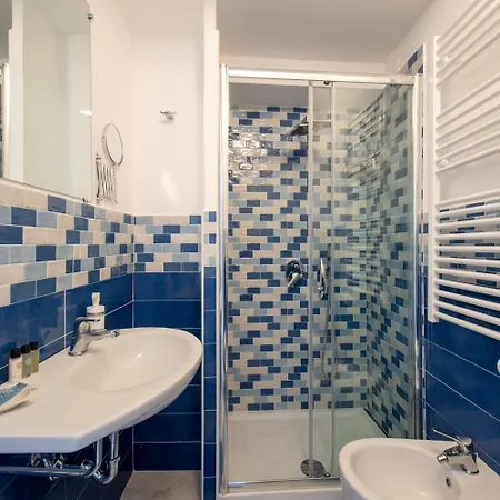 Caruso Sea View Penzion 4*