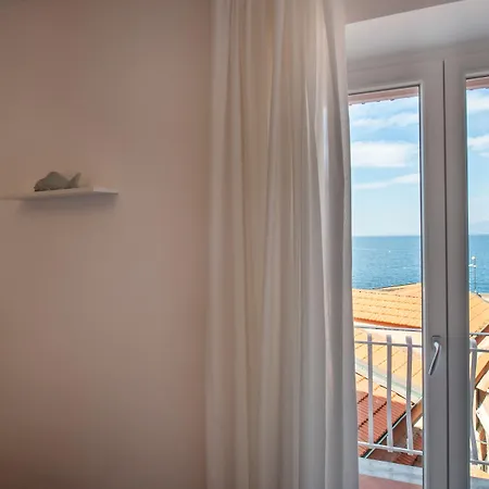 Caruso Sea View