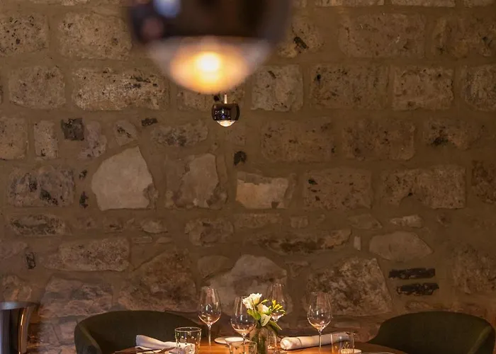 Πανσιόν Caruso Sea View 4*