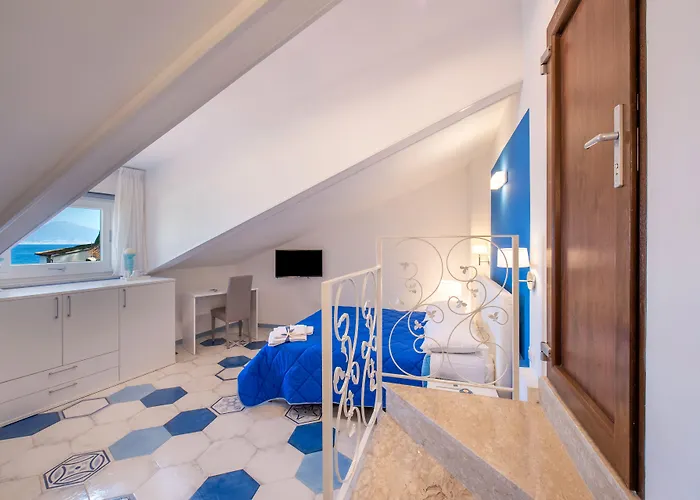 Caruso Sea View 4*