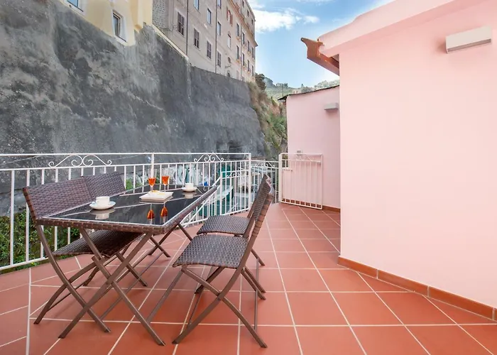 Caruso Sea View Πανσιόν 4*