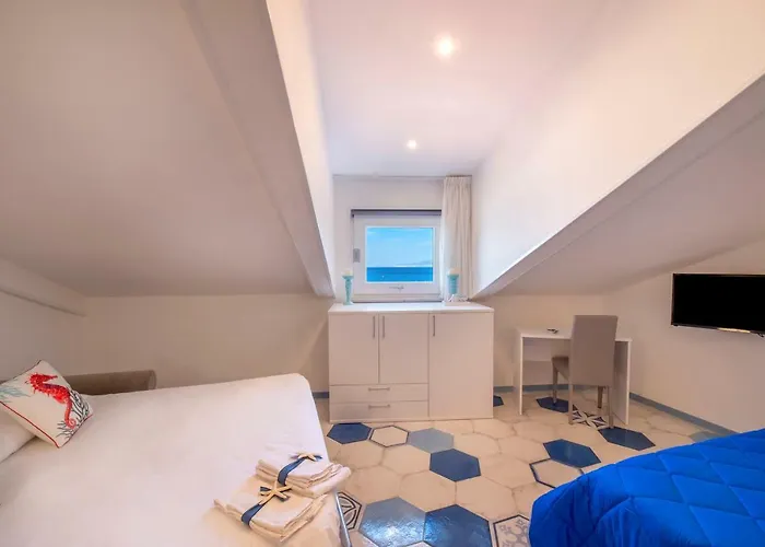 Guest house Caruso Sea View 4*