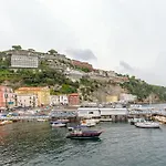 Caruso Sea View 3*