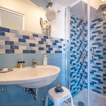 Caruso Sea View 3*