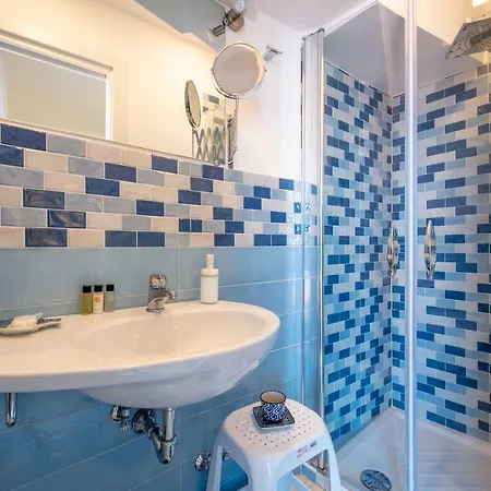 Caruso Sea View 3*