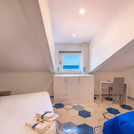 Casa de hóspedes Caruso Sea View 4*